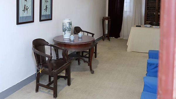 下圖是中國環(huán)境標志 下圖是中國環(huán)境標志